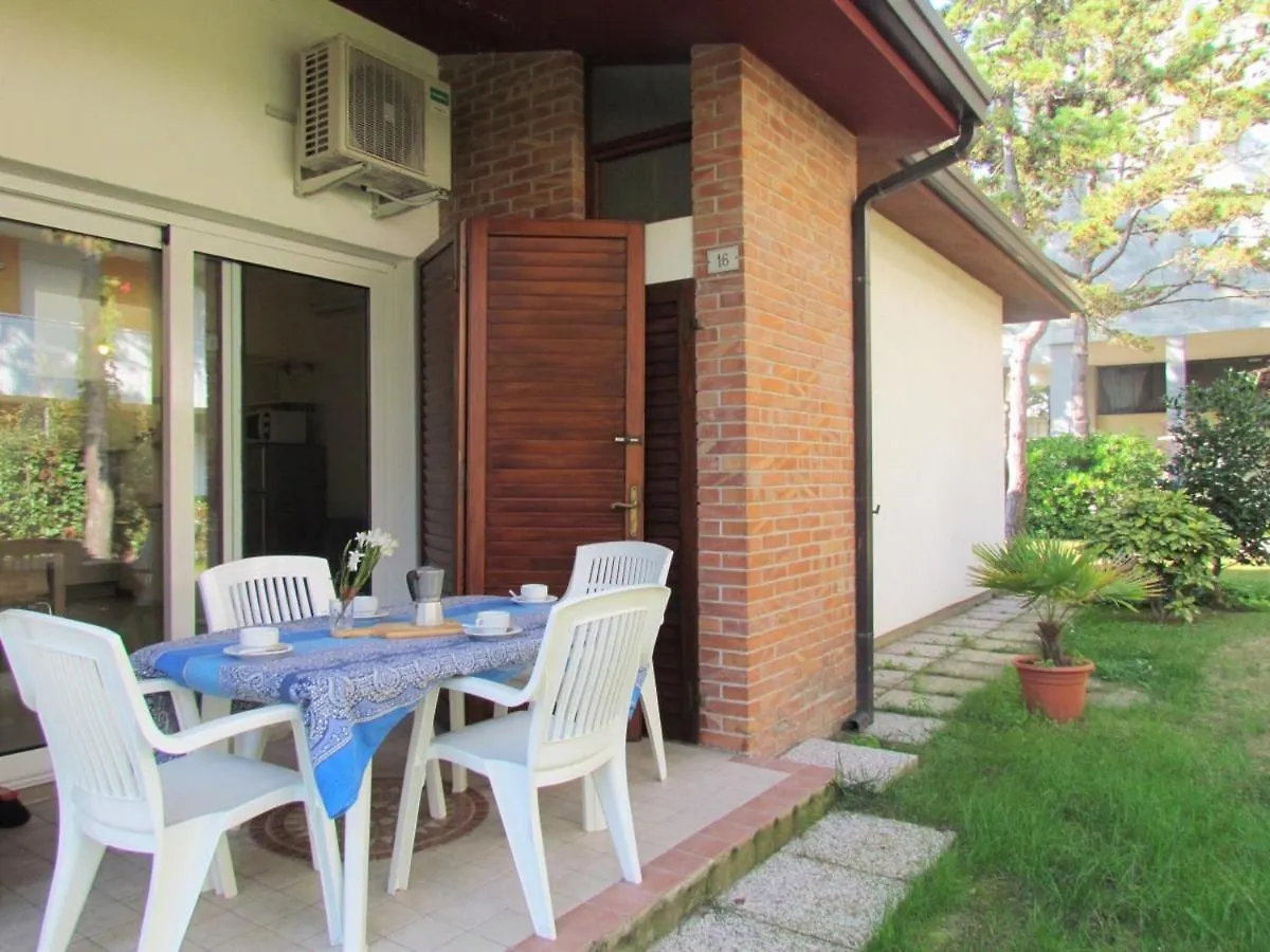 Villa Located A Few Meters From The Center And The Sea - Beach Place Included Bibione 0*,